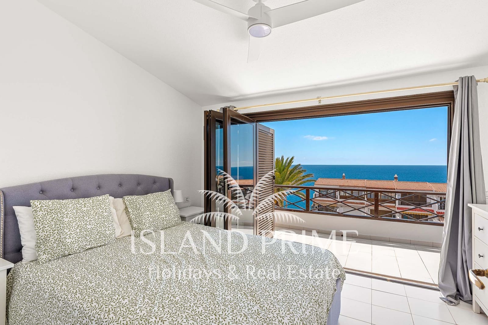 2 slaapkamer Appartement te koop in Costa del Silencio met zwembad - € 299.000 (Ref: 9819342)