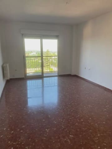 4 bedroom Flat for rent in Camino de Ronda - Rosaleda, Granada city - € 1,100 (Ref: 10065261)