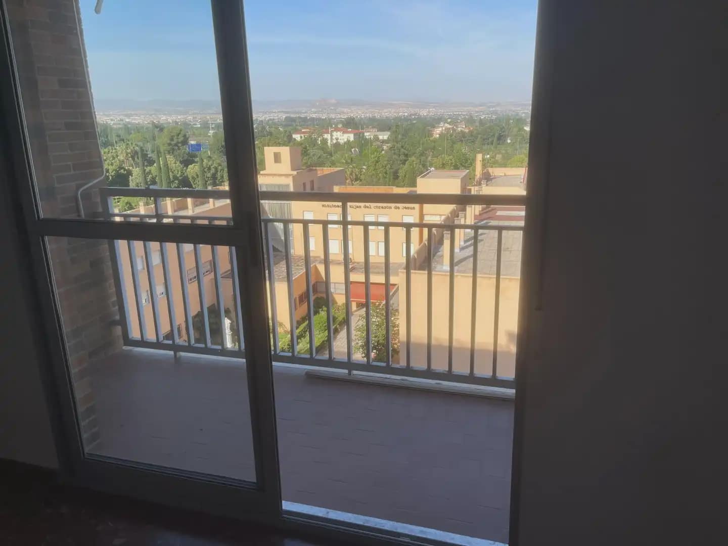 4 bedroom Flat for rent in Granada city - € 1,100 (Ref: 10065261)