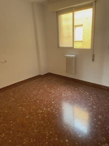 4 bedroom Flat for rent in Camino de Ronda - Rosaleda, Granada city - € 1,100 (Ref: 10065261)