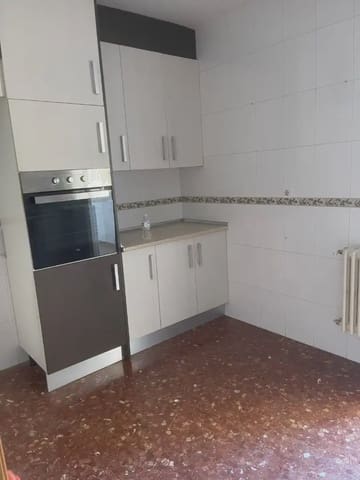 4 bedroom Flat for rent in Camino de Ronda - Rosaleda, Granada city - € 1,100 (Ref: 10065261)