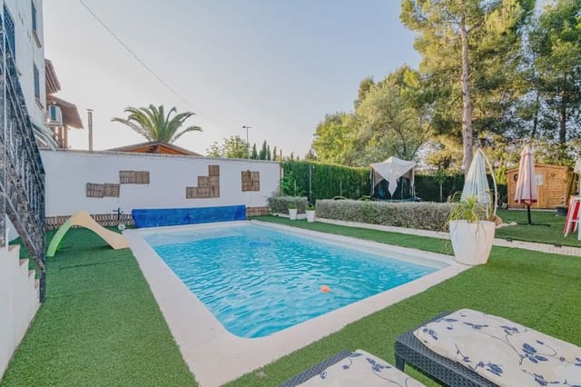 4 sovrum Semi-fristående Villa till salu i Peligros med pool garage - 410 000 € (Ref: 10065265)