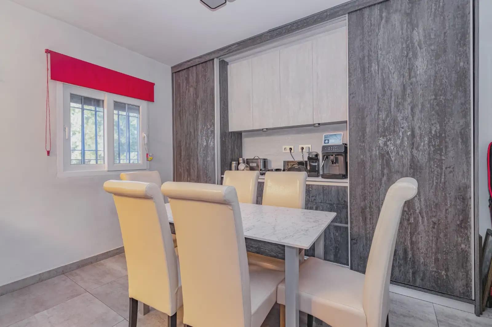 4 sovrum Semi-fristående Villa till salu i Peligros med pool garage - 410 000 € (Ref: 10065265)