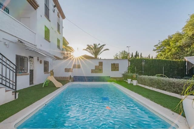 4 sovrum Semi-fristående Villa till salu i Peligros med pool garage - 410 000 € (Ref: 10065265)