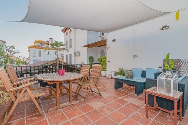 4 sovrum Semi-fristående Villa till salu i Peligros med pool garage - 410 000 € (Ref: 10065265)