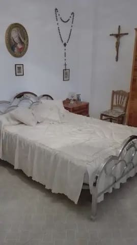 5 slaapkamer Villa te koop in Huétor Santillán met zwembad - € 250.000 (Ref: 10065266)