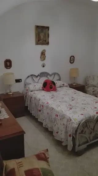 5 bedroom Villa for sale in Huetor Santillan with pool - € 250,000 (Ref: 10065266)