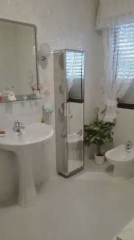 5 slaapkamer Villa te koop in Huétor Santillán met zwembad - € 250.000 (Ref: 10065266)