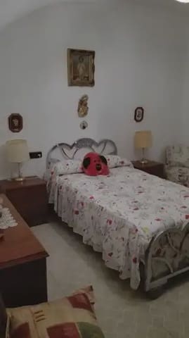 5 slaapkamer Villa te koop in Huétor Santillán met zwembad - € 250.000 (Ref: 10065266)
