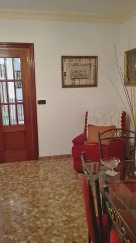 5 slaapkamer Villa te koop in Huétor Santillán met zwembad - € 250.000 (Ref: 10065266)