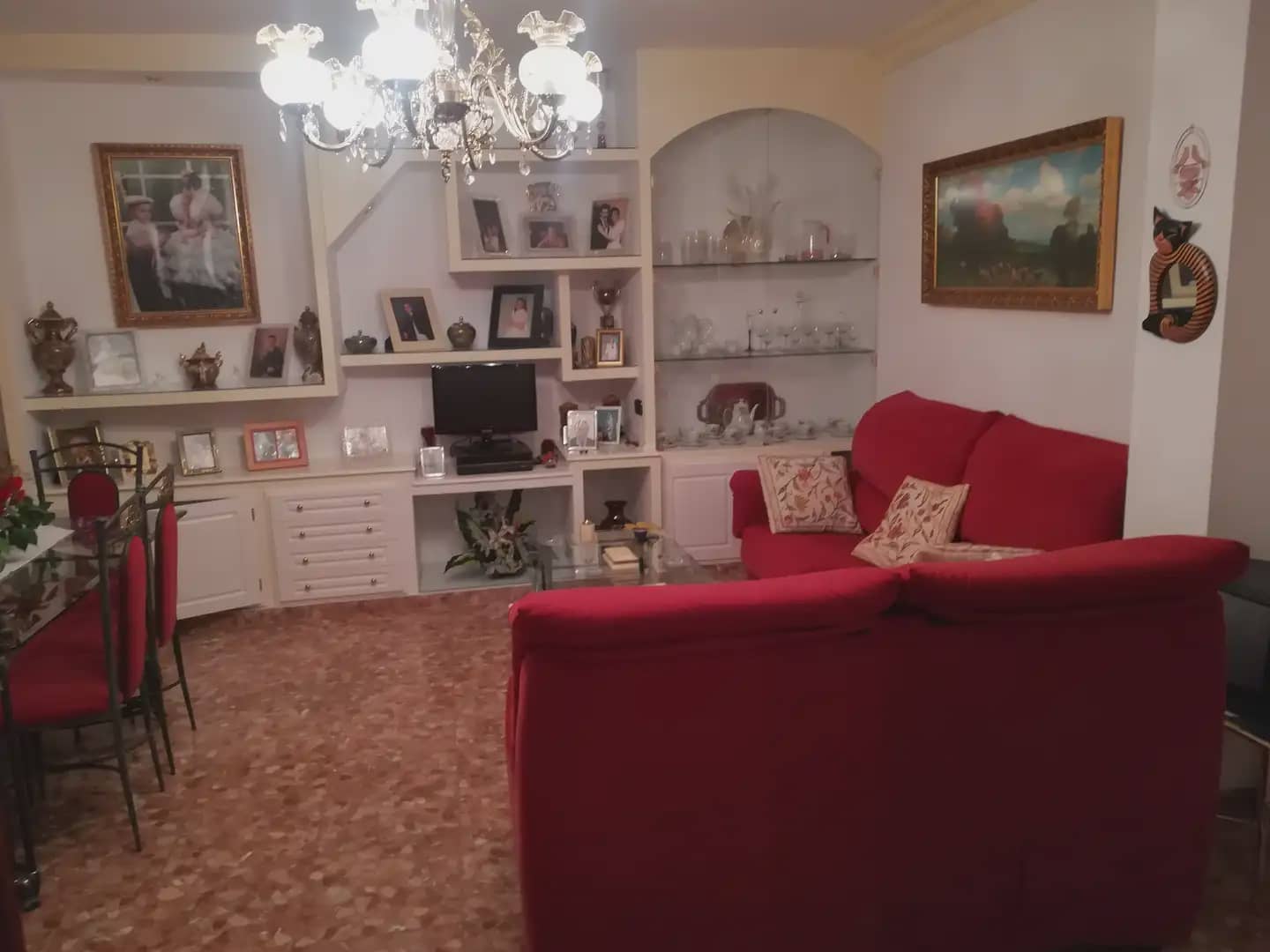 5 bedroom Villa for sale in Huetor Santillan with pool - € 250,000 (Ref: 10065266)