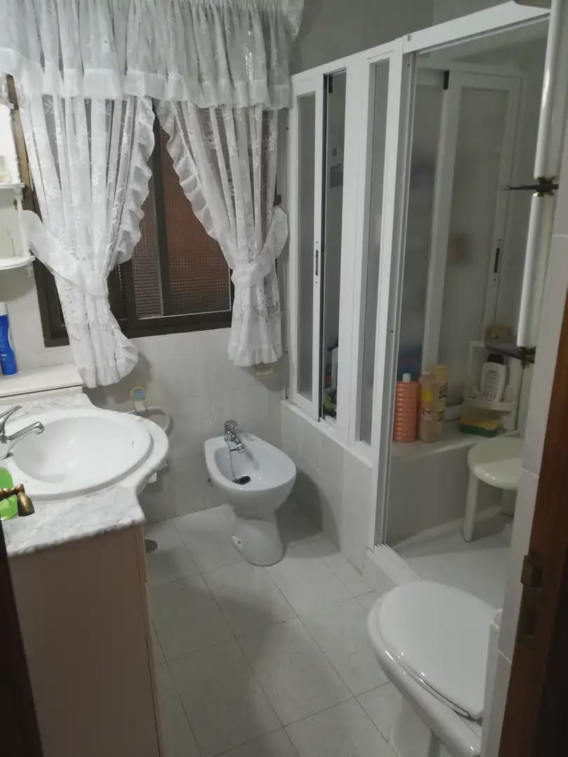 5 bedroom Villa for sale in Huetor Santillan with pool - € 250,000 (Ref: 10065266)