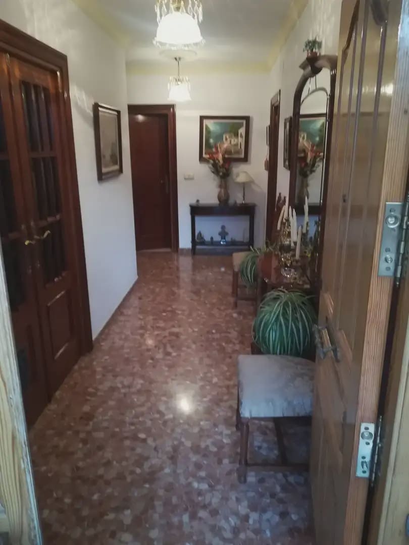 5 bedroom Villa for sale in Huetor Santillan with pool - € 250,000 (Ref: 10065266)