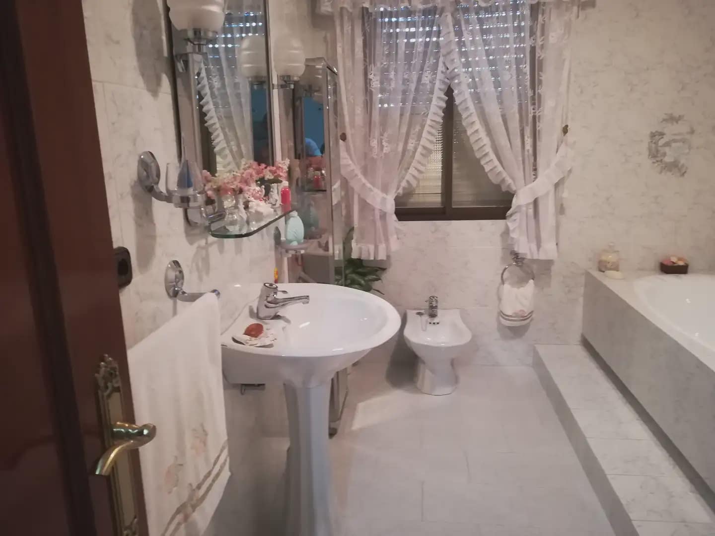 5 bedroom Villa for sale in Huetor Santillan with pool - € 250,000 (Ref: 10065266)
