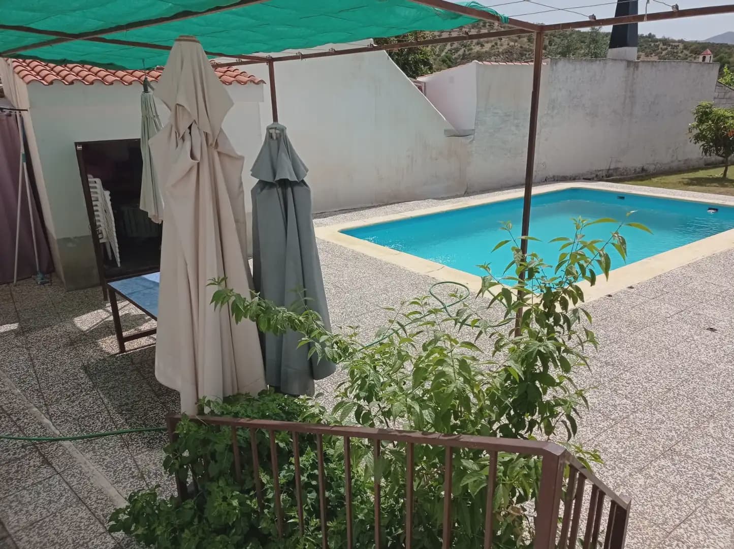 5 bedroom Villa for sale in Huetor Santillan with pool - € 250,000 (Ref: 10065266)