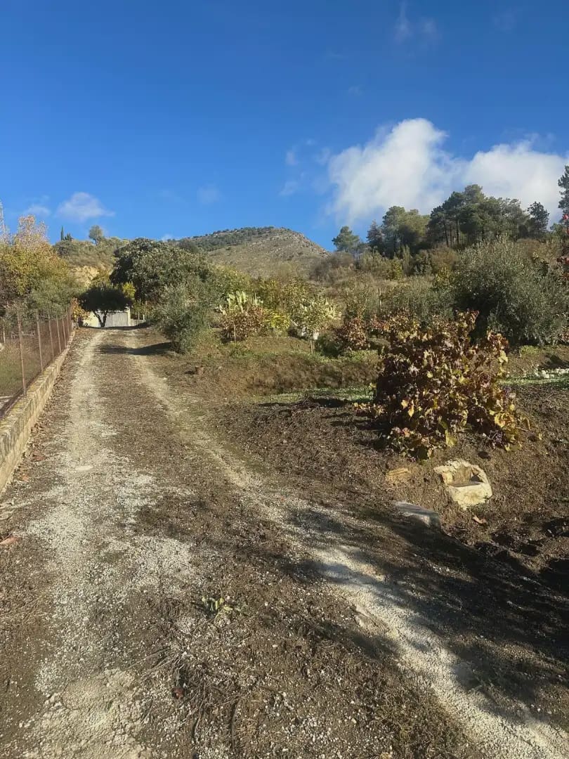 Finca/Landhuis te koop in Huetor Santillan - € 86.000 (Ref: 10065272)
