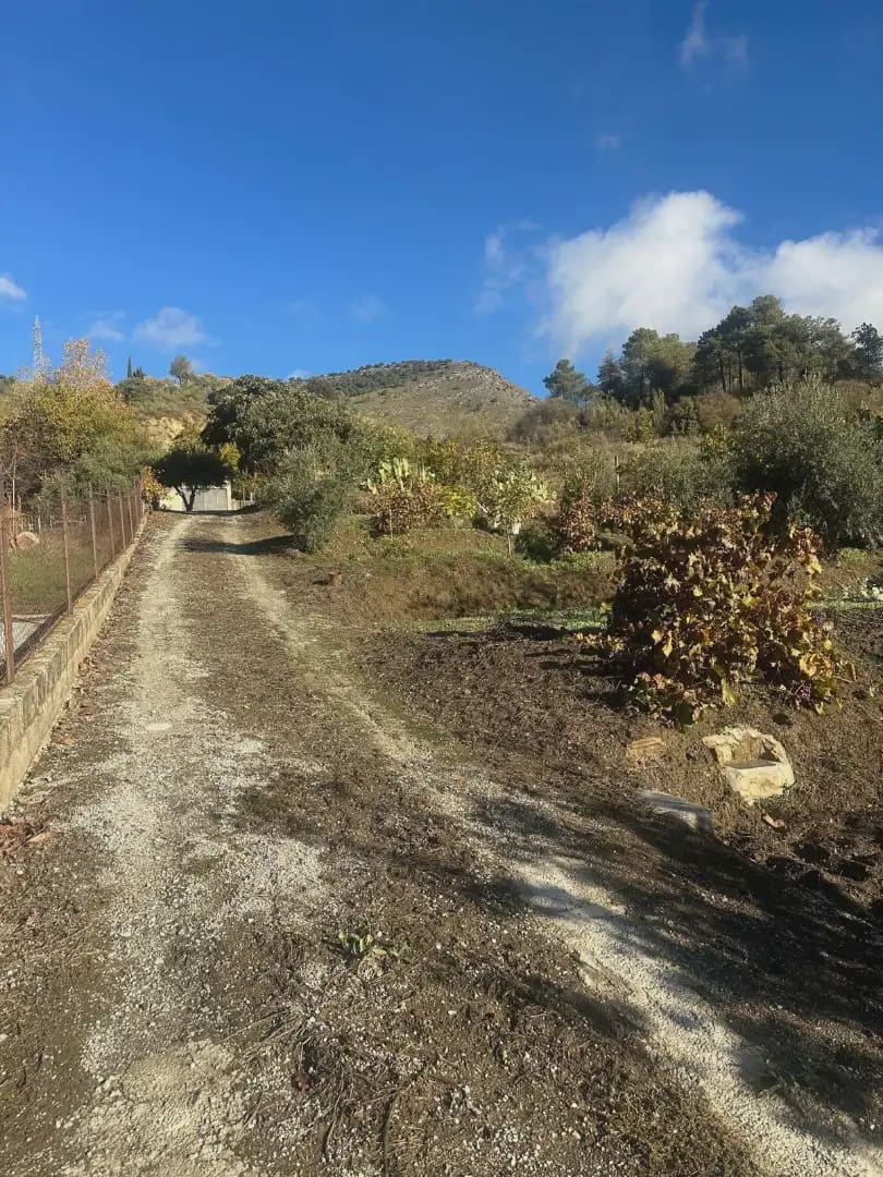 Finca/Landhuis te koop in Huetor Santillan - € 86.000 (Ref: 10065272)