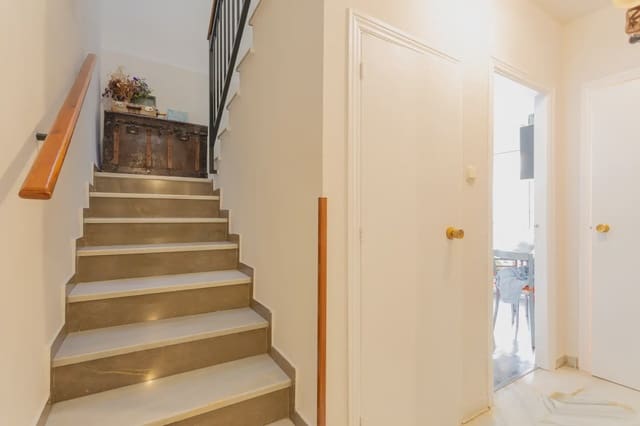 4 chambre Villa/Maison Semi-Mitoyenne à vendre à Peligros avec garage - 232 500 € (Ref: 10065273)