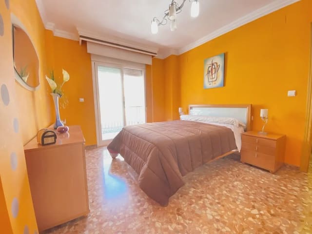 4 quarto Moradia em Banda para venda em Peligros com garagem - 279 900 € (Ref: 10065301)
