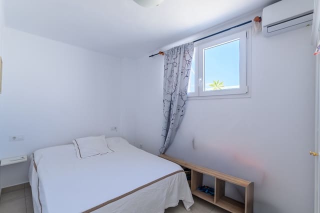 5 bedroom Townhouse for sale in Teulada Pueblo, Teulada-Moraira with garage - € 325,000 (Ref: 10002398)