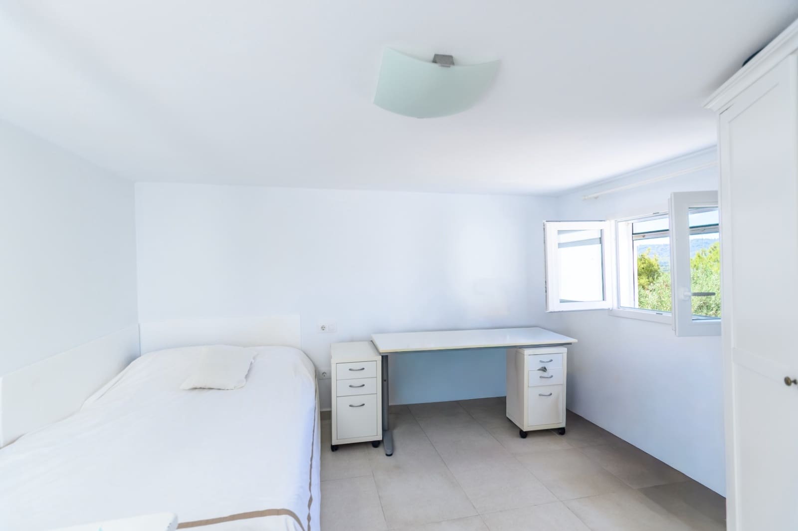 5 bedroom Townhouse for sale in Teulada with garage - € 325,000 (Ref: 10002398)