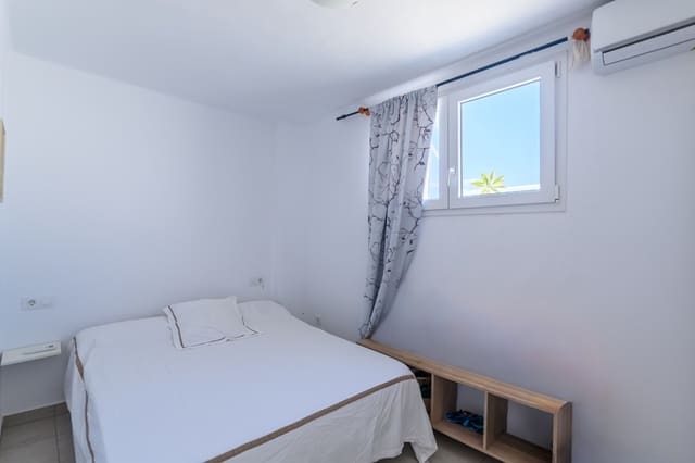 5 bedroom Townhouse for sale in Teulada Pueblo, Teulada-Moraira with garage - € 325,000 (Ref: 10002398)