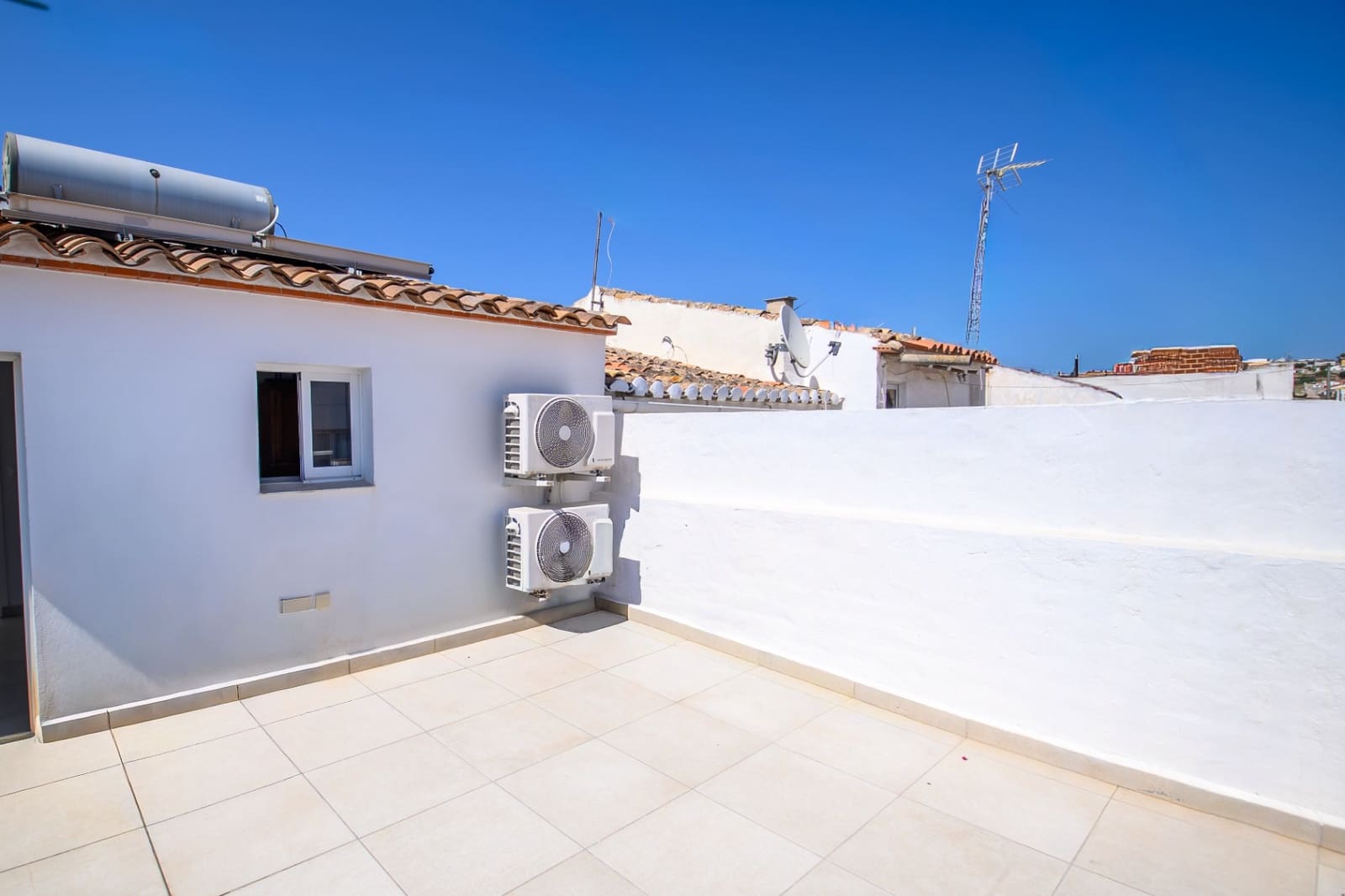5 bedroom Townhouse for sale in Teulada with garage - € 325,000 (Ref: 10002398)