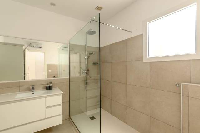 5 bedroom Townhouse for sale in Teulada Pueblo, Teulada-Moraira with garage - € 325,000 (Ref: 10002398)