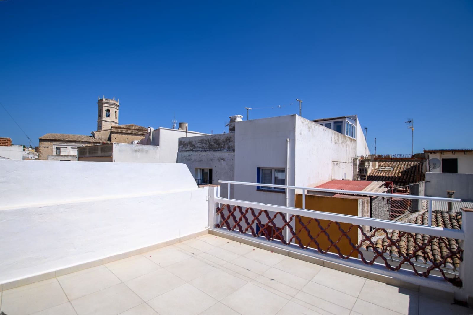 5 bedroom Townhouse for sale in Teulada with garage - € 325,000 (Ref: 10002398)