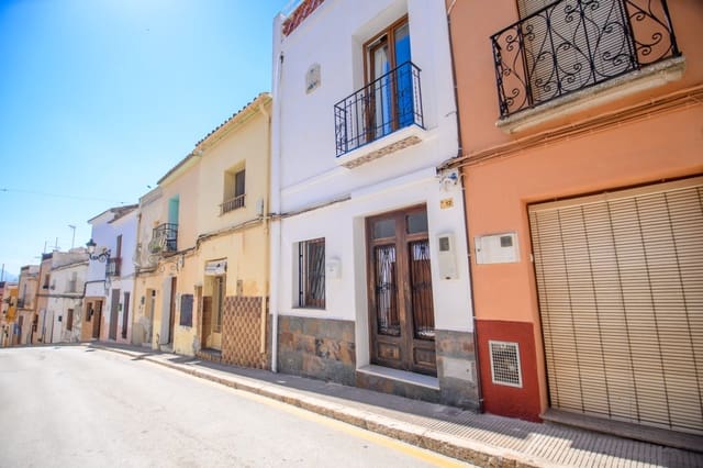 5 bedroom Townhouse for sale in Teulada Pueblo, Teulada-Moraira with garage - € 325,000 (Ref: 10002398)