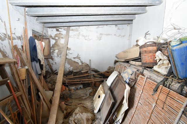 Finca/Herregård til salgs i Teulada Pueblo, Teulada-Moraira - € 105 000 (Ref: 7734614)