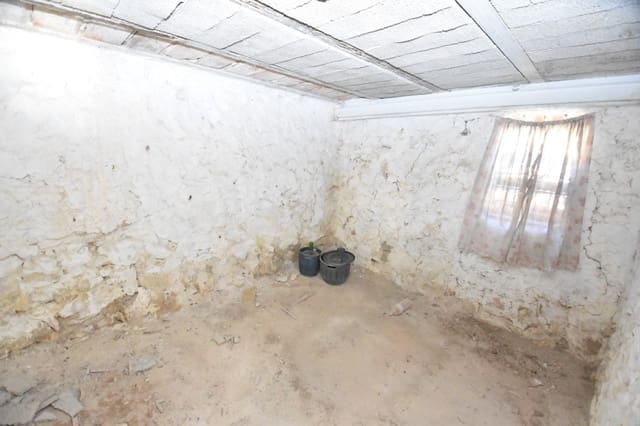 3 slaapkamer Finca/Landhuis te koop in Teulada Pueblo, Teulada-Moraira met garage - € 214.000 (Ref: 8105035)