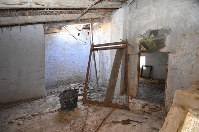 3 slaapkamer Finca/Landhuis te koop in Teulada Pueblo, Teulada-Moraira met garage - € 214.000 (Ref: 8105035)