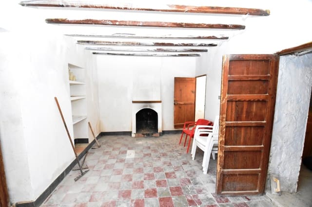 3 slaapkamer Finca/Landhuis te koop in Teulada Pueblo, Teulada-Moraira met garage - € 214.000 (Ref: 8105035)