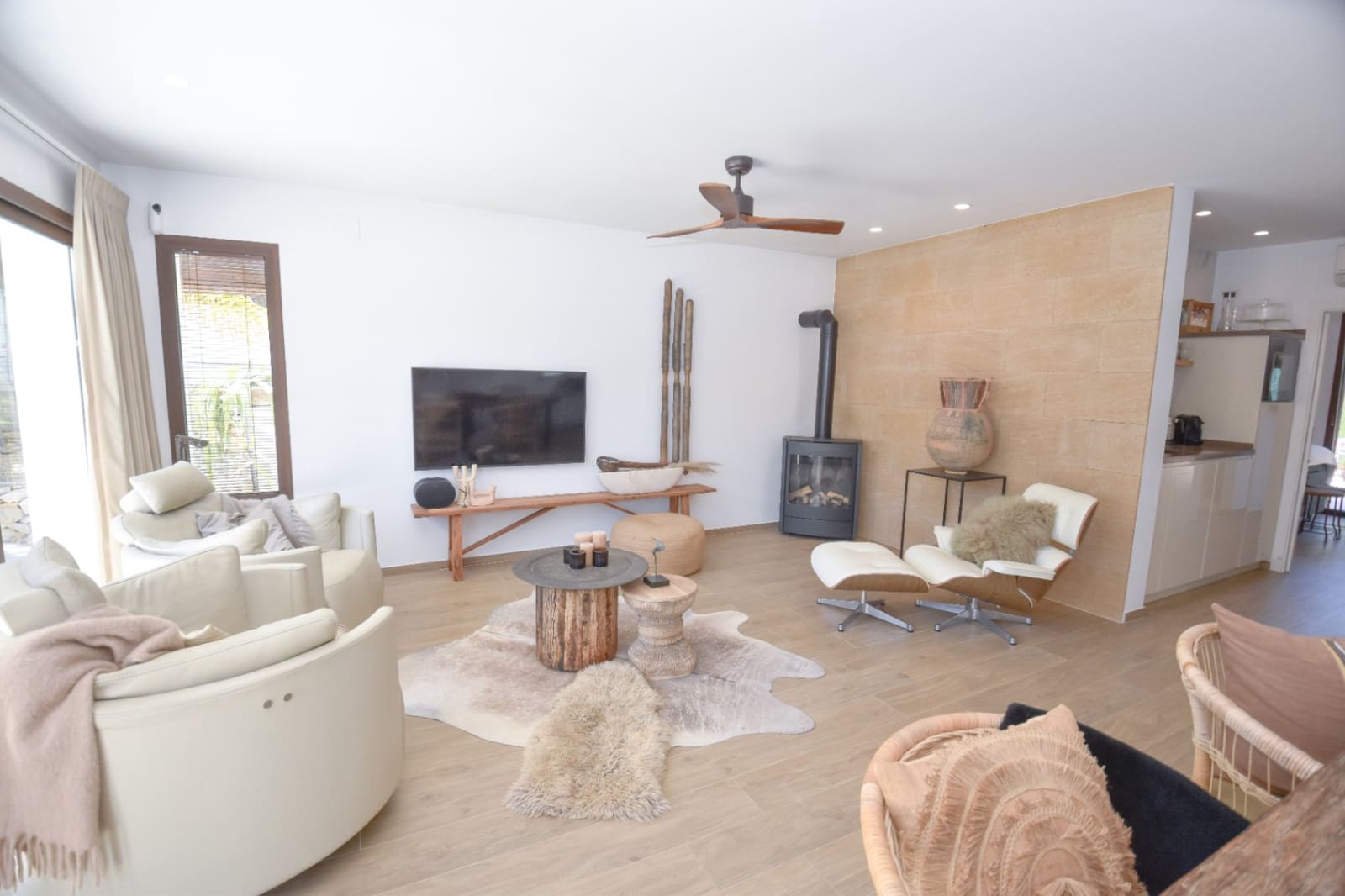 3 bedroom Villa for sale in Moraira with pool - € 1,230,000 (Ref: 8225978)