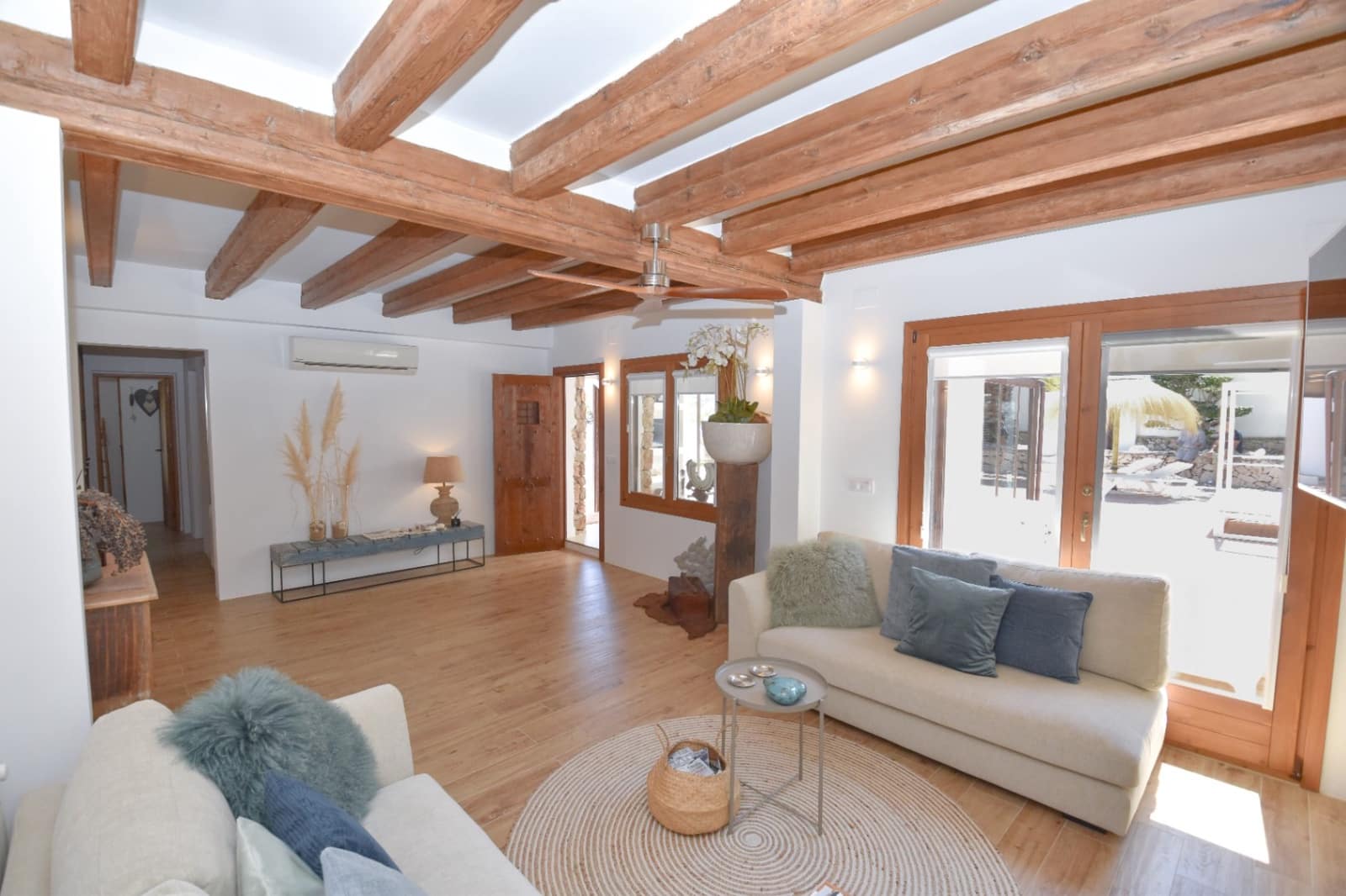 3 bedroom Villa for sale in Moraira with pool - € 1,230,000 (Ref: 8225978)