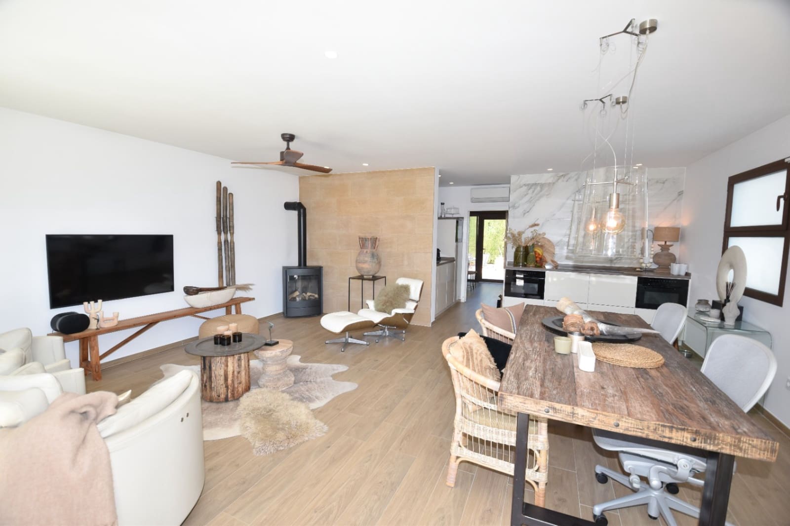 3 bedroom Villa for sale in Moraira with pool - € 1,230,000 (Ref: 8225978)