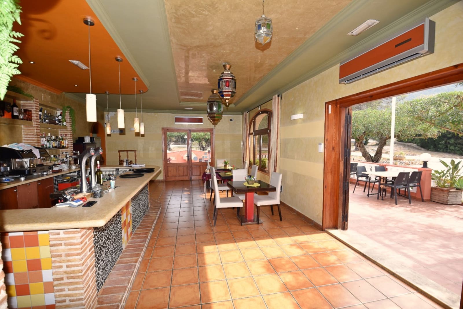 Komercyjne na sprzedaż w Orba z basenem garażem - 837 995 € (Ref: 8342727)