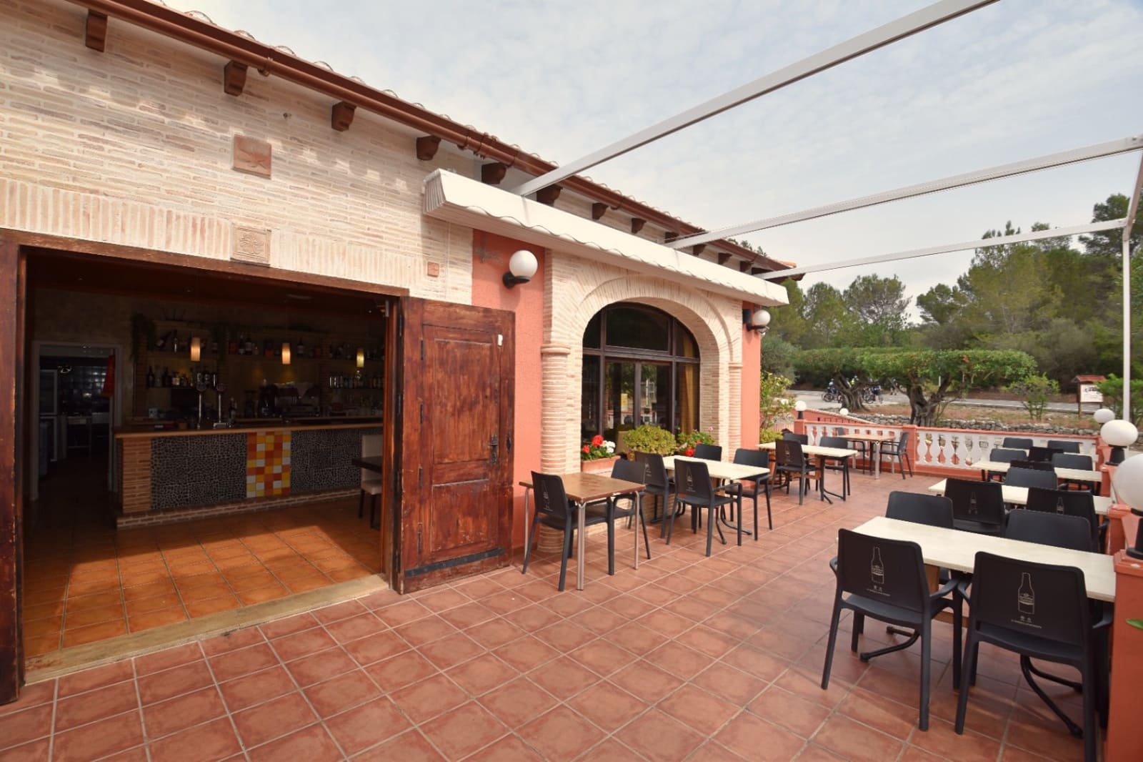 Komercyjne na sprzedaż w Orba z basenem garażem - 837 995 € (Ref: 8342727)