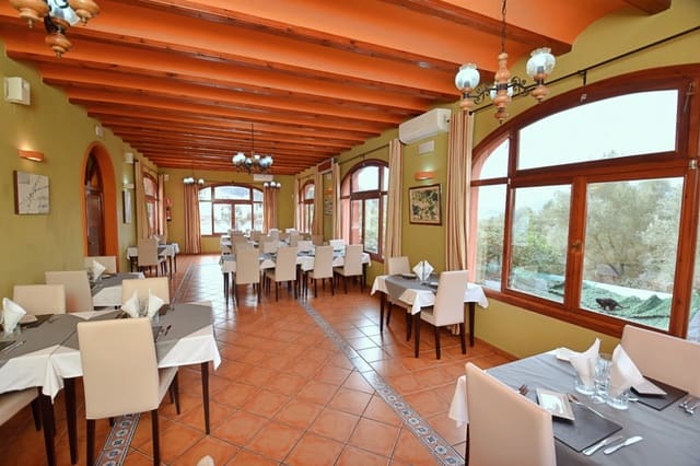 Komercyjne na sprzedaż w Orba z basenem garażem - 837 995 € (Ref: 8342727)