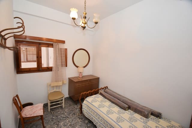 6 soverom Hus til salgs i Teulada Pueblo, Teulada-Moraira med garasje - € 319 000 (Ref: 8459157)