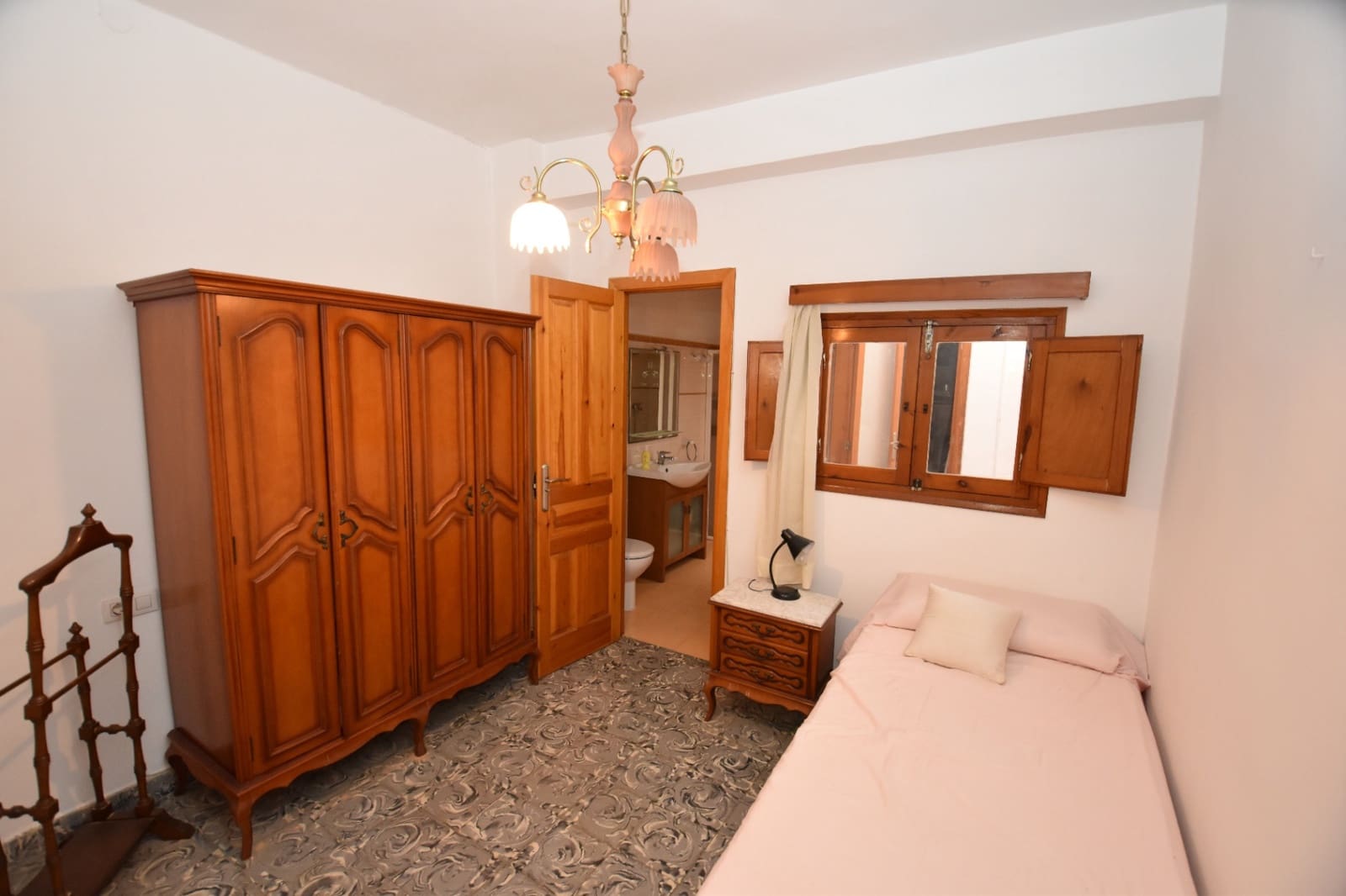 6 soveværelse Byhus til salg i Teulada med garage - € 319.000 (Ref: 8459157)