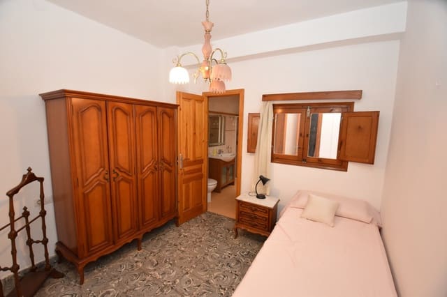 6 soverom Hus til salgs i Teulada Pueblo, Teulada-Moraira med garasje - € 319 000 (Ref: 8459157)