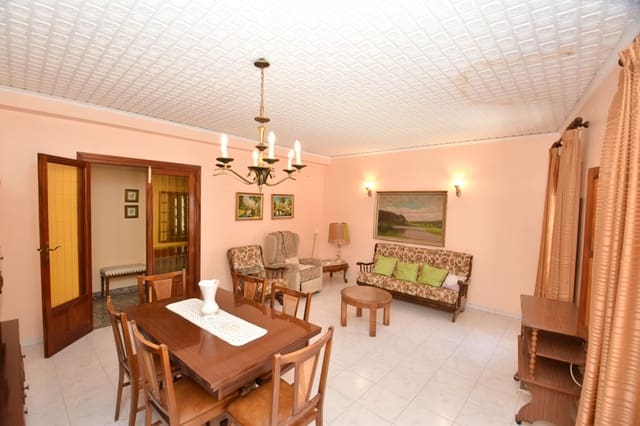 6 soverom Hus til salgs i Teulada Pueblo, Teulada-Moraira med garasje - € 319 000 (Ref: 8459157)