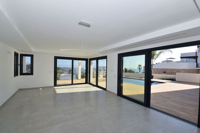 3 makuuhuone Huvila myytävänä paikassa Moraira, Teulada-Moraira mukana uima-altaan 
autotalli - 2 250 000 € (Ref: 8541186)