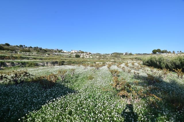 Grunde uden byggetilladelser til salg i Teulada Pueblo, Teulada-Moraira - € 275.000 (Ref: 8664535)