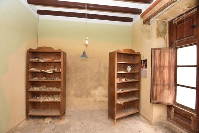 6 soverom Hus til salgs i Teulada Pueblo, Teulada-Moraira - € 360 000 (Ref: 8666513)