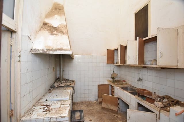 6 soverom Hus til salgs i Teulada Pueblo, Teulada-Moraira - € 360 000 (Ref: 8666513)