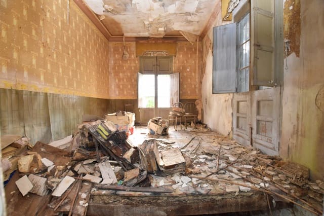 6 soverom Hus til salgs i Teulada Pueblo, Teulada-Moraira - € 360 000 (Ref: 8666513)