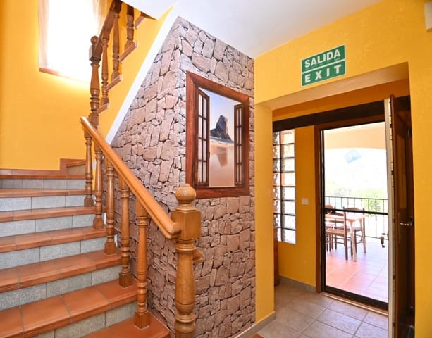 9 makuuhuone Huvila myytävänä paikassa Benissa mukana uima-altaan 
autotalli - 680 000 € (Ref: 8923314)